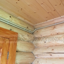 Открытая проводка в деревянном доме